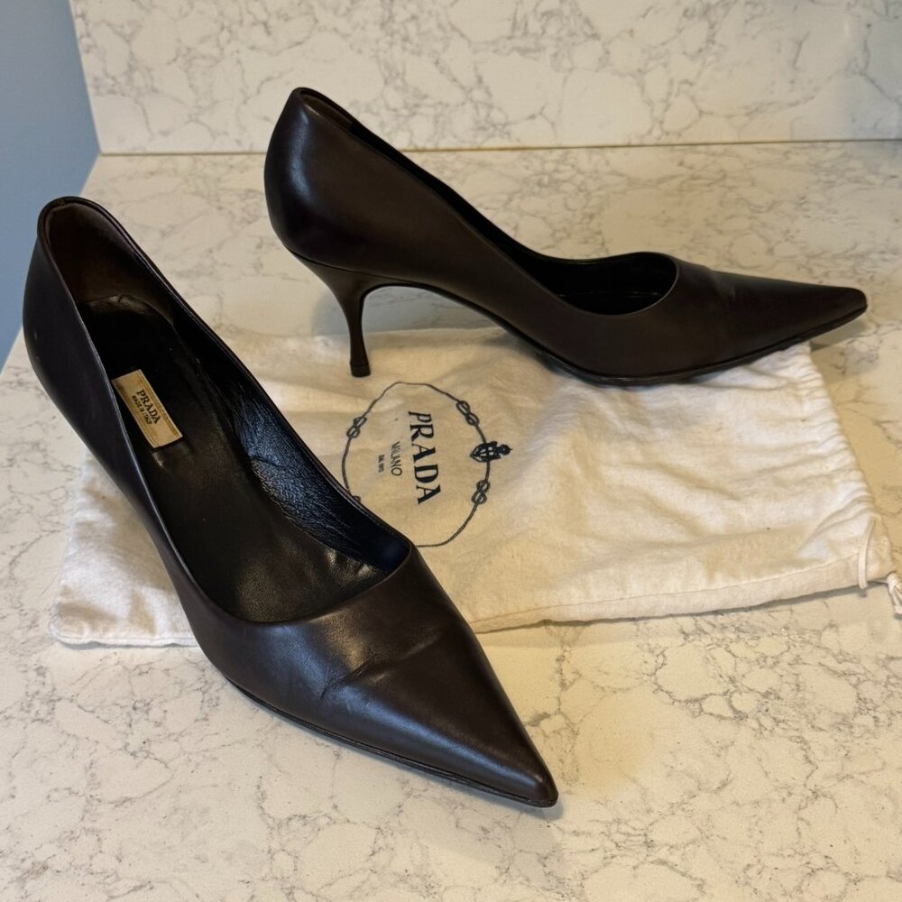 Prada Black Leather Pointed Toe Kitten Heel Pumps
